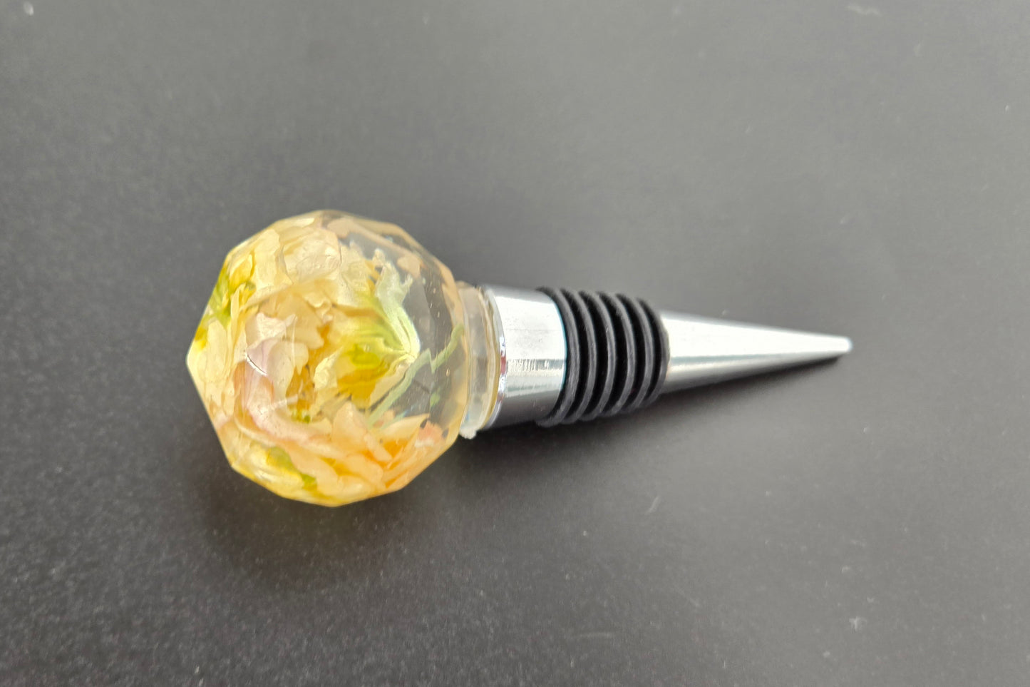 Faceted Pastel Pink Stock Flower Wine Stopper