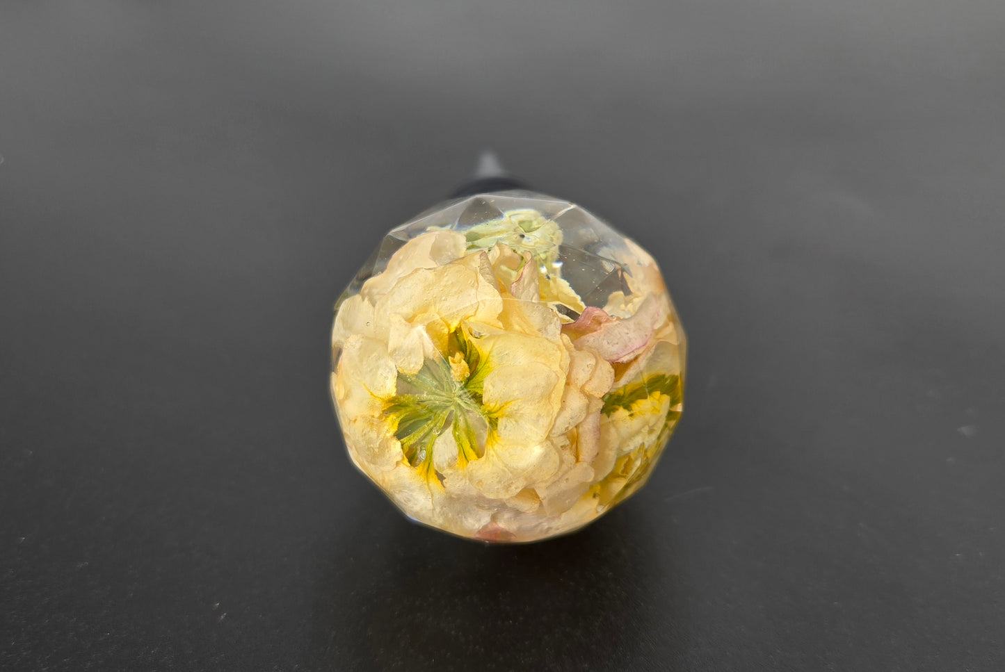 Faceted Pastel Pink Stock Flower Wine Stopper