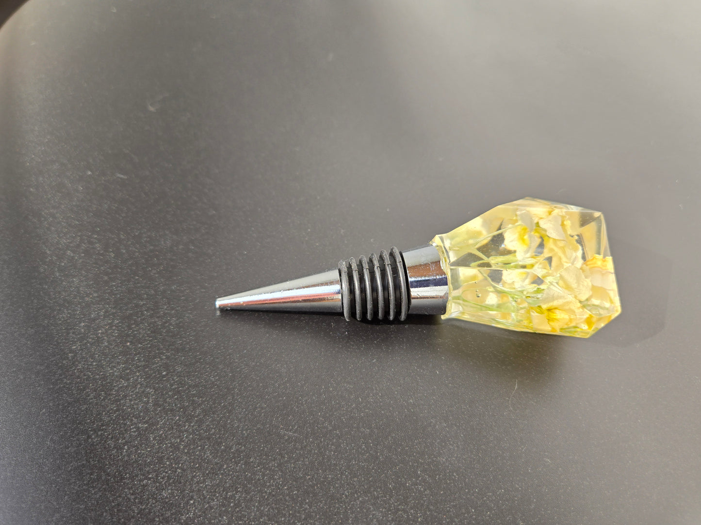 Rounded Crystal Pastel Pink Stock Flower Wine Stopper
